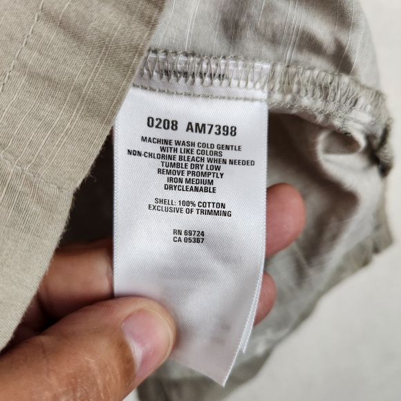 Columbia Size XL Tropical Button Shirt - Picture 8 of 9